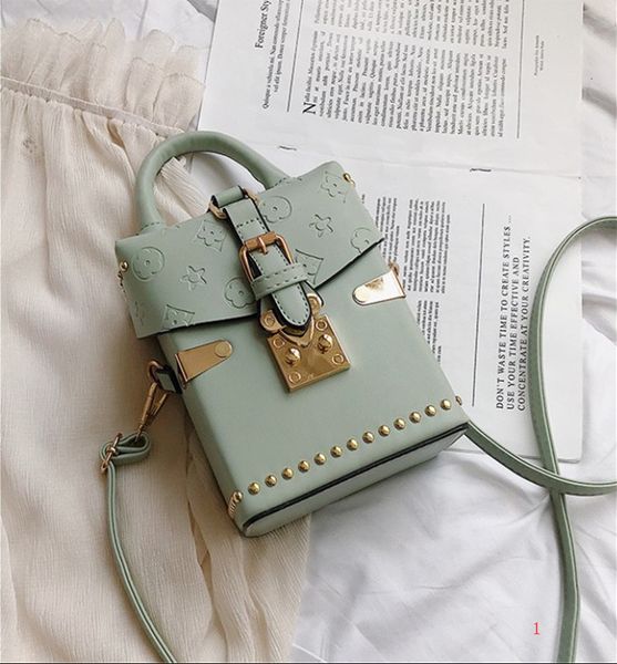 

Women Designer Shlouder Bag Cross Body Rivet PH-P.D.A2003233/1