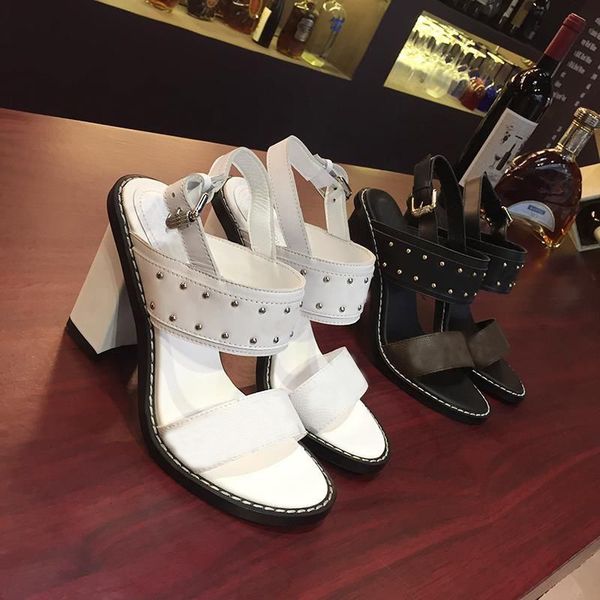 

обувь лето новые моды сексуальные заклепок женщин с толщиной пятки на высоких каблуках сандалии женщин моды, Black