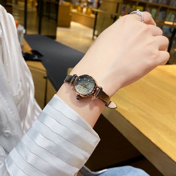 

юлий курий набрать небольшие тонкие женские часы французских