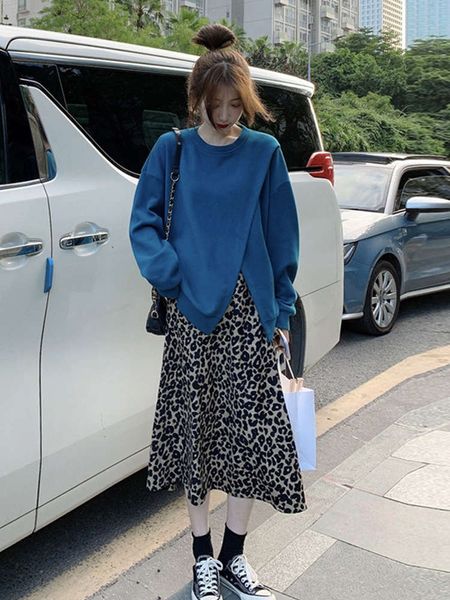 

autumn and winter 2020 new korean small fragrance style fried street sweater half skirt two piece suit women, Black