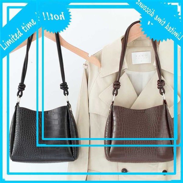 

korean crocodile single shoulder casual versatile small bucket simple fashion foreign style handle mother bag