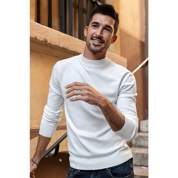 

kuegou clothing solid color mens sweater semi-high collar stretch fashion warm sweaters turtleneck plus size yyz-2208 201130, White;black