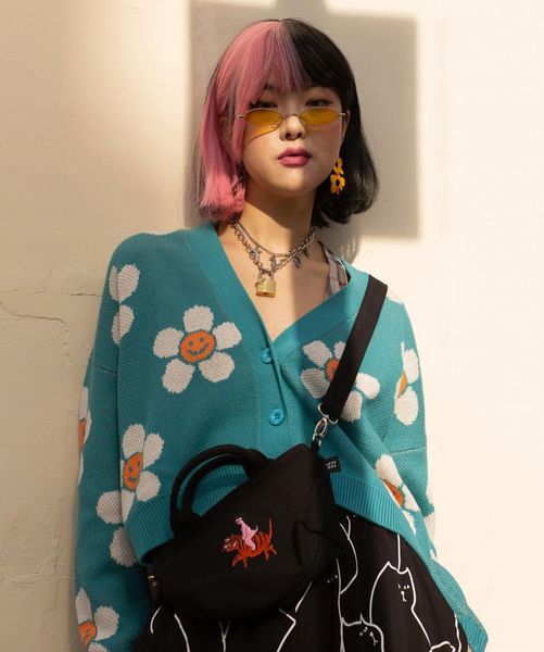 

2020 новый подсолнух рисунок кардиган тенденции моды 2020 кнопка свитер новый подсолнечника шаблон кнопки свитер кардиган тенденции моды f5v, White;black