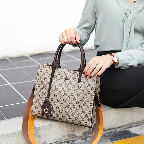 

2020 brand design luxury genuine bucket bag messenger retro large-capacity shoulder simple crossbody handbags