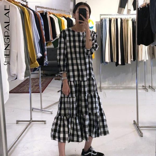 

2021 new spring polyester plaid lantern sleeve mid calf o neck loose vestidos women korea lazy pleated dress fs881, Black;gray
