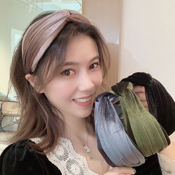 

light luxury velvet hairband for women to go out with french hair accessories