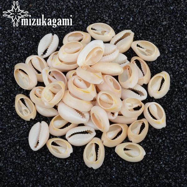 

natural color white cowrie conch shells connect charms beads 10 шт. лот для diy bohemia beach ювелирные изделия, делающие аксессуары для пои, Black