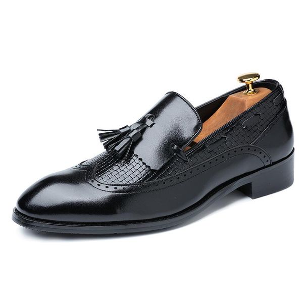 

men brogue shoes wedding dress shoes 2020 autumn winter fashion tassel pointed toe office work formal 3 colours, Black