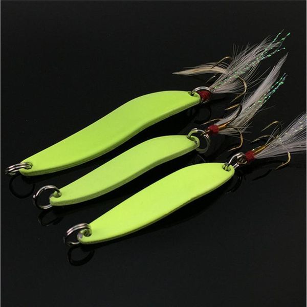 

1pcs 5g 7g 10g 13g luminous fishing spinner spoon lure hard bait with feather for bass sea lures wobbles fishing acc jllwru