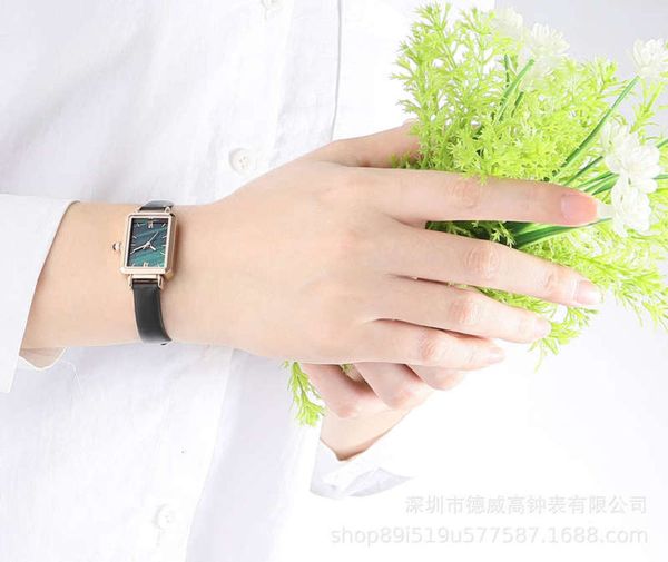 

simple watch 2020 temperament ins women's wind watch female malachite texture dial net red small green watch, Slivery;brown