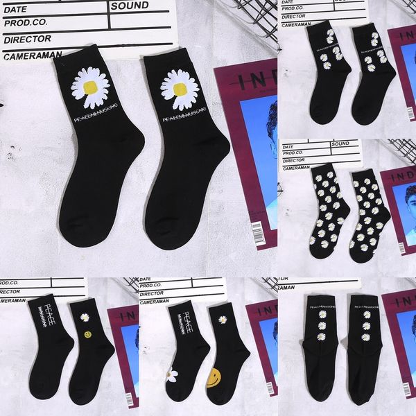 

pnkrp new pile korean and zhilong women's daisy cotton pure women's fashion embroidery high tube small up socks chrysanthemum sock, Black