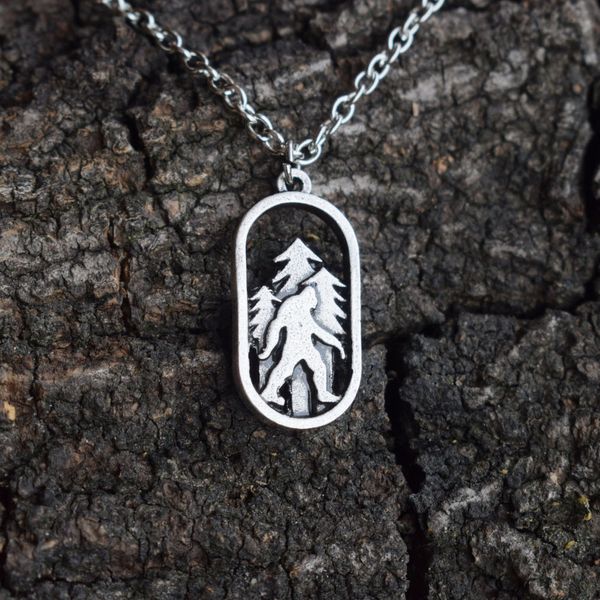 

20pcs sasquatch bigfoot necklace in the mountain j1218, Silver