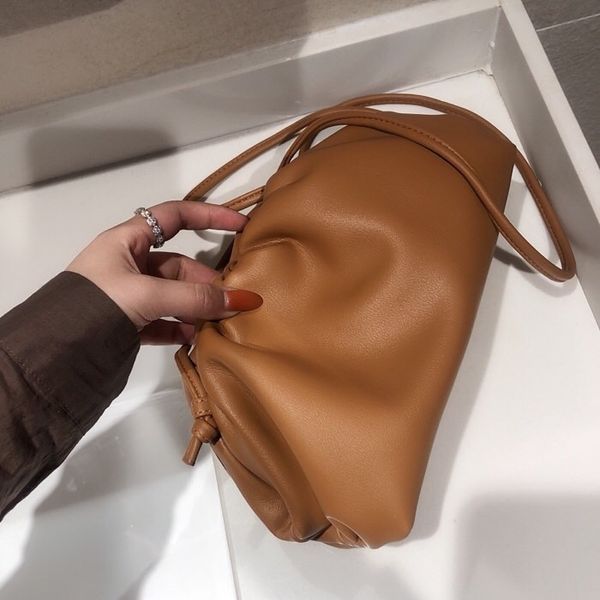 

luxurys designers bags cloud shape magnet ladies evening bags clutch women pouch genuine leather handmade girls handbag crossbody totes