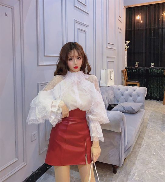 

2021 new elegant lace fashion women's fairy plied gothic white blouse retro cold shoulder loose high street shirt store online j9jn