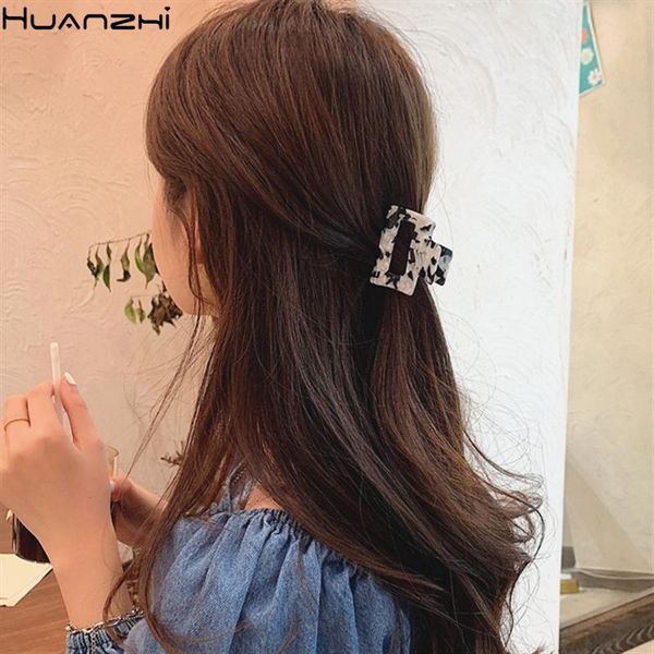 

hair accessories huanzhi 2021 korea elegant black white square fan-shaped hollow bending grabbing clip bath hairpin for women