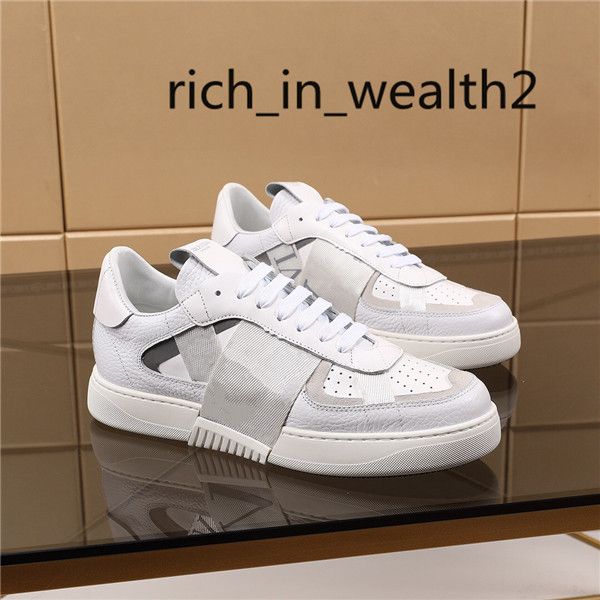 

2020 new fashion men's italian platform shoes and open sneakers women striped studded casual shoes, Black