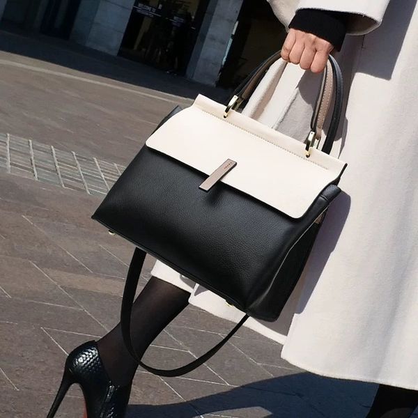 

genuine leather causal totes women large capacity handbags women shoulder messenger bag female daily bags elegant totes lady