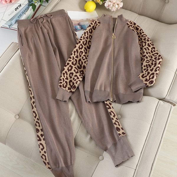 

2021 new new casual knit sports suit female stitching cardigan shirt small fragrance two-piece c0fk, Gray