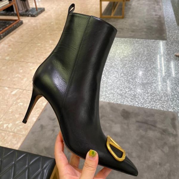 

2020 designer new metal buckle stiletto heel pointed-toe ladies boots, leather cowhide, zipper, 8cm, Black