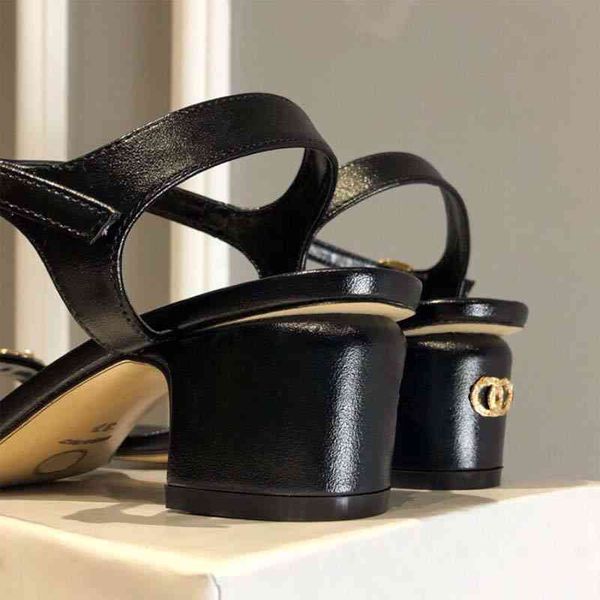 

designer luxury womens thick heel sandals pearl slippers flip-flops chain genuine leather plus size shoes us sz 4.5, Black