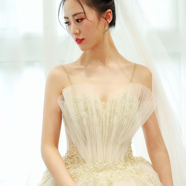 

shell master wedding dress 2022 new bride trailing princess heavy industry dream sling tube dress female, White