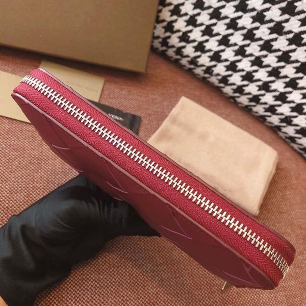 

2020 lady's new braided fetal cowhide hand-woven long purse 19cm high-end customized classic business fashion bag 075678, Red;black