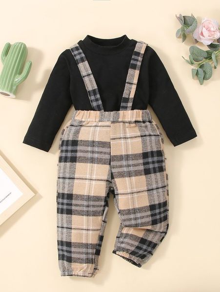 

baby mock neck tee with plaid suspender pants she, White