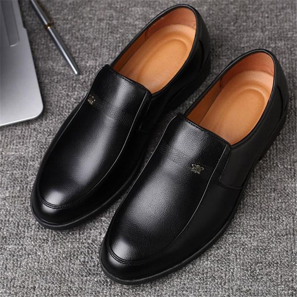 

new men's quality patent leather shoes zapatos de hombre size black leather soft man dress shoes man flat classic oxford