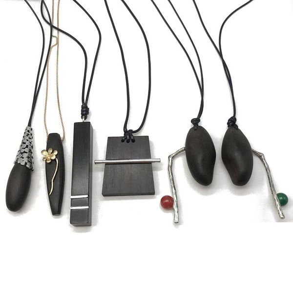 

Vintage Sandalwood Pendant Alloy Necklace, Silver