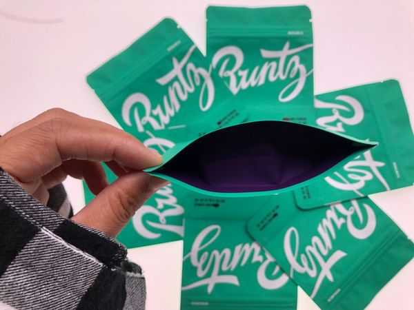 

runtz green matt mylar bag 3.5gram medicated edibles local smell proof bags 3.5g mylar bags hologram stickers and back label sqcifc