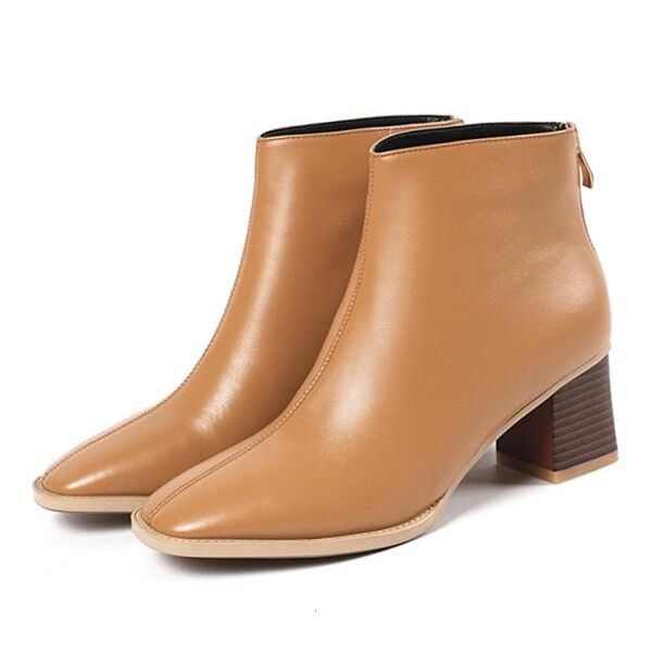 

genuine woman 2021 cow europe and the states put together traditional short fashion boots of winter women fa taro, Black