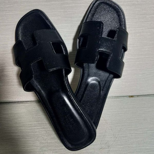 

box 2020 new the latest high-quality slippers and sandals leather slippers in 2020 the and comfortable slippers sa, Black;grey