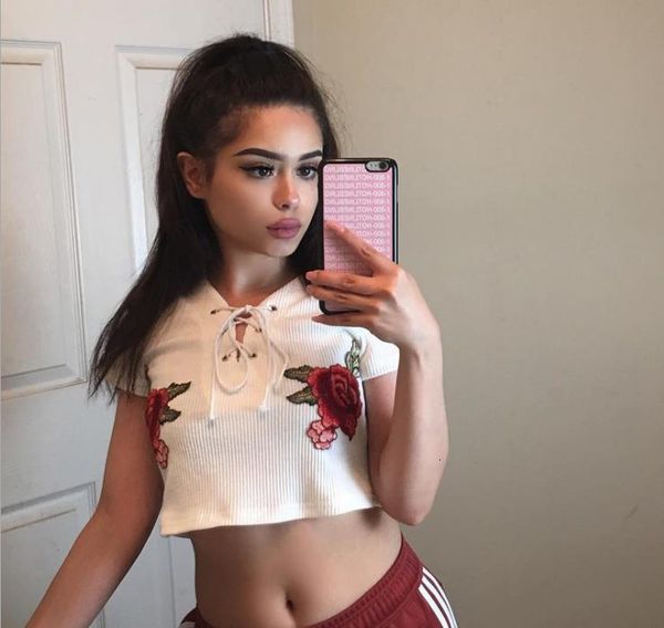 

New Women with Garnish Thin Short-sleeved Flower T-shirt Zwuy, White