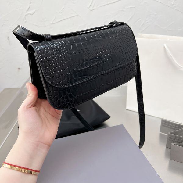 

sss famous envelope bag luxurys women canvas crocodile designers wallets fashion diamond lattice women letter shoulder bags purse clutch lad, Red;black