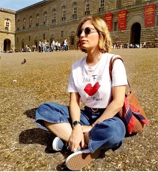 

short sleeve t-shirt with heart shaped red lips and moon constellations, Black;gray
