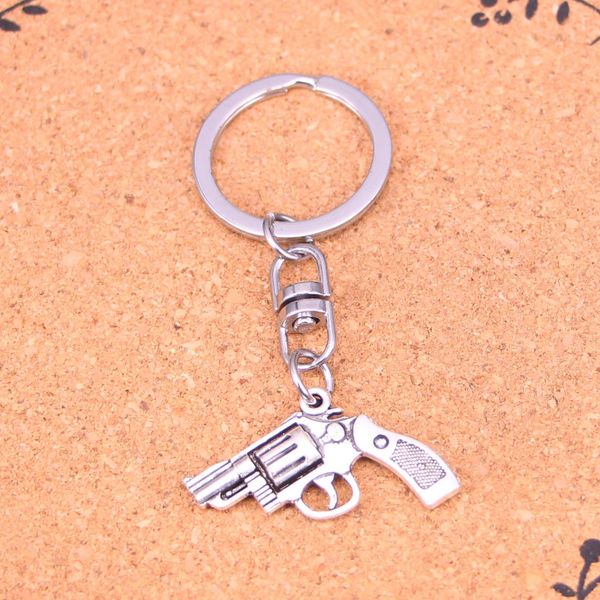 Moda Keychain 29 * 22mm Pistola Revólver Arma Pingentes DIY Jóias Car Chaveiro Chaveiro Suporte Suporte Lembrança Para Presente