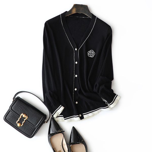 

2021 new white striped floral wool v cardigan woman's nightgown autumn luxury designer jersey vintage women's clothes enad, White;black