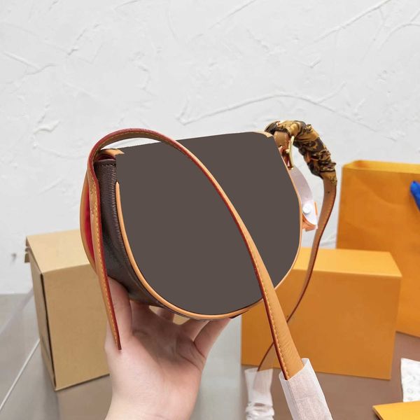 

boots bag handbag luxury designer bag women shoulder saddle lady wallet simple versatile brown old flower leather