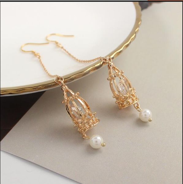 

2020 новый стиль универсальный винтажный суд барокко жемчужина имитация алмазные серьги доступны в двух стилях 093, Silver