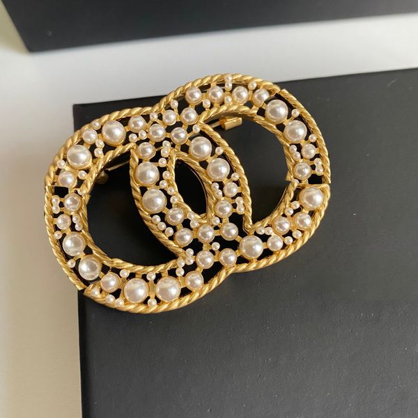 

ladies designer brooch hollow pearl brooch pin pearl c letter lapel pins corsage women jewelry accessary gifts, Gray