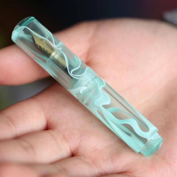 

1шт милый творческий short fountain pen портативный имел резиновый акриловый материал роскошный подарок ручки для друга семьи и бизнеса gb55