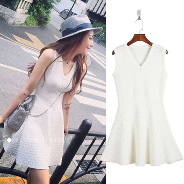 

in new 2019 summer women's wear small fragrance vest v-neck knitted dress korean version, Black;gray