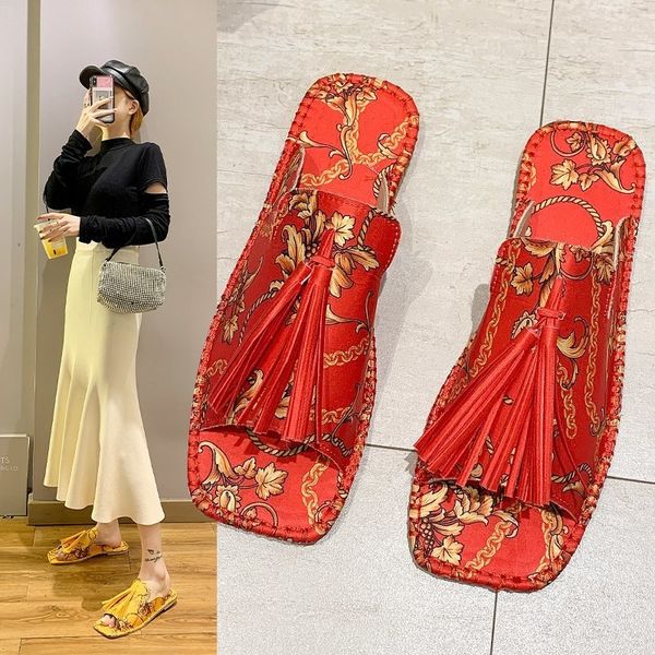 

tzawu tassel slippers 2020 new fashion flat bottom section open toe print large outdoor slippers, Black