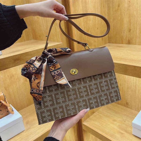 

2022 factory wholesale new tiktok live broadcast fashion kwai tsim single shoulder bag big bag, simple temperament printing letter tote bag