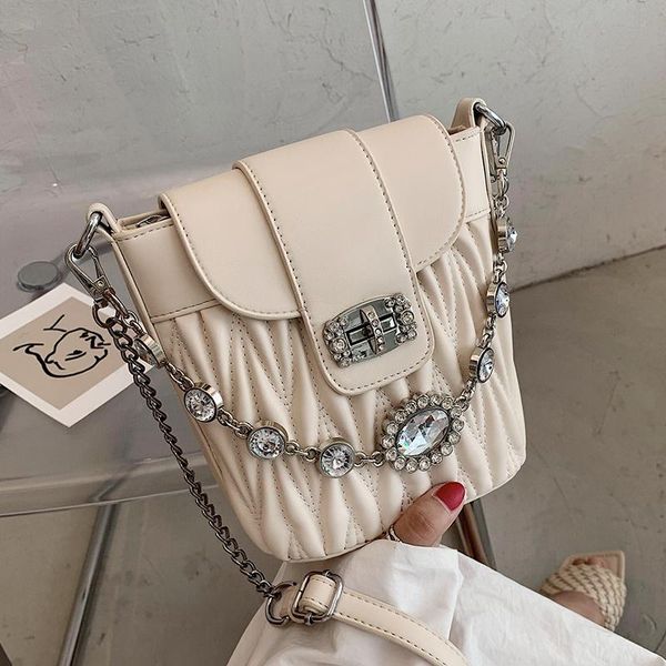 

diamond chain tote bucket bag 2021 fashion new pu leather women's designer handbag travel shoulder messenger bag