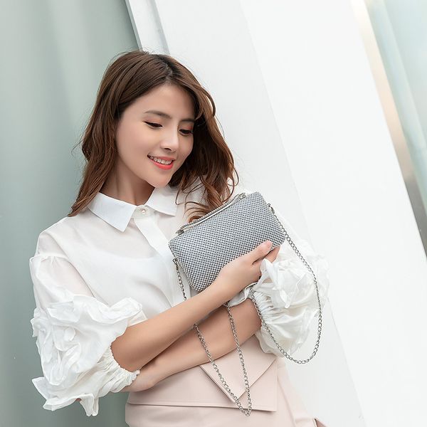 

designer evening bags clutch womens new womens bag banquet clip shoulder messenger bag diamond-embedded mini handbag chain evening m180385