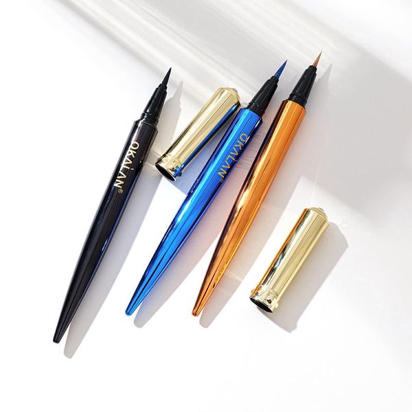 

eyeliner informer leading to culprit's hide-out