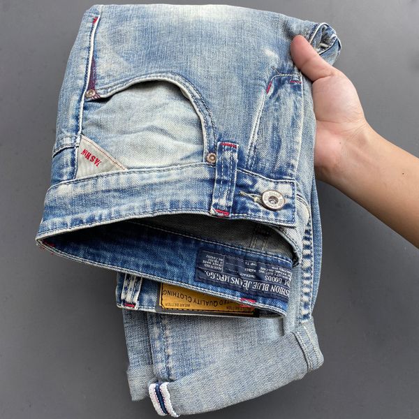 

2021 new italian style fashion men jeans retro light blue elastic slim fit casual denim pencil pants vintage designer long trousers homme k6