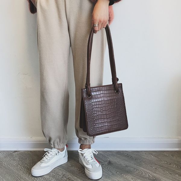 

texture shoulder small square women's 2019 new fashion autumn winter small square bag korean version of versatile one shoulder messenge
