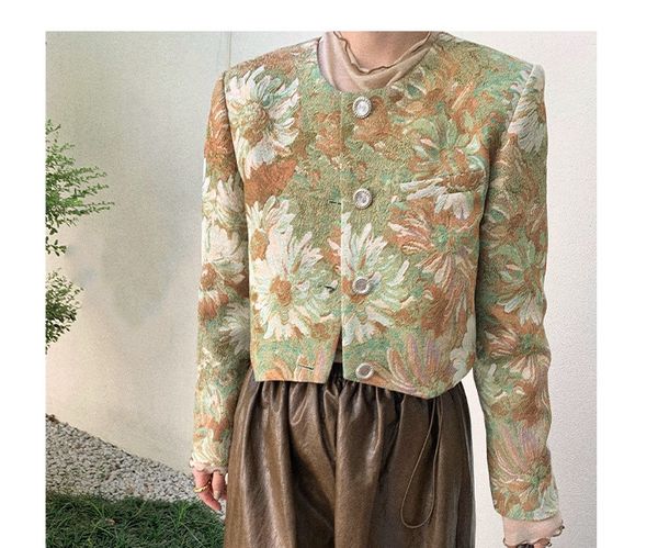 

2020 autumn short red new retro oil painting jacquard shorts jacket women suit, White